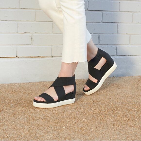 ✨ Dr. Scholl's
Skips Platform Wedge Sandal✨ - Picture 1 of 11